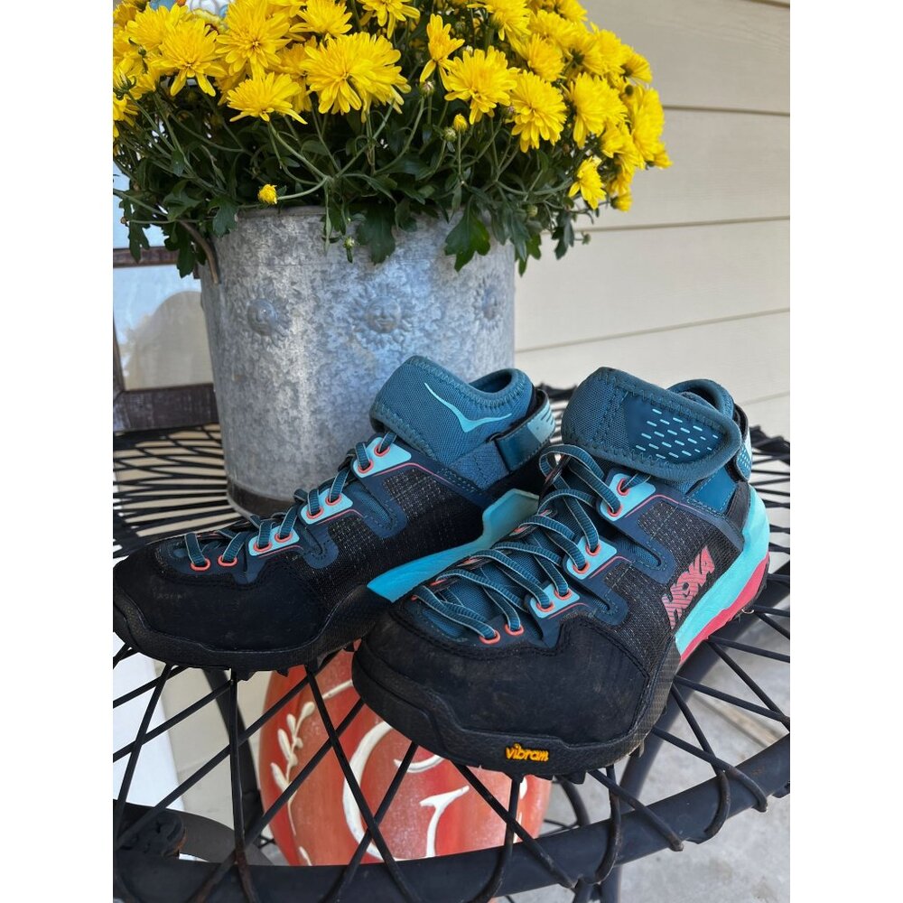 Hoka Arkali Womens Hiking Running Climbing Shoes 1103515 Multicolor Sz 6